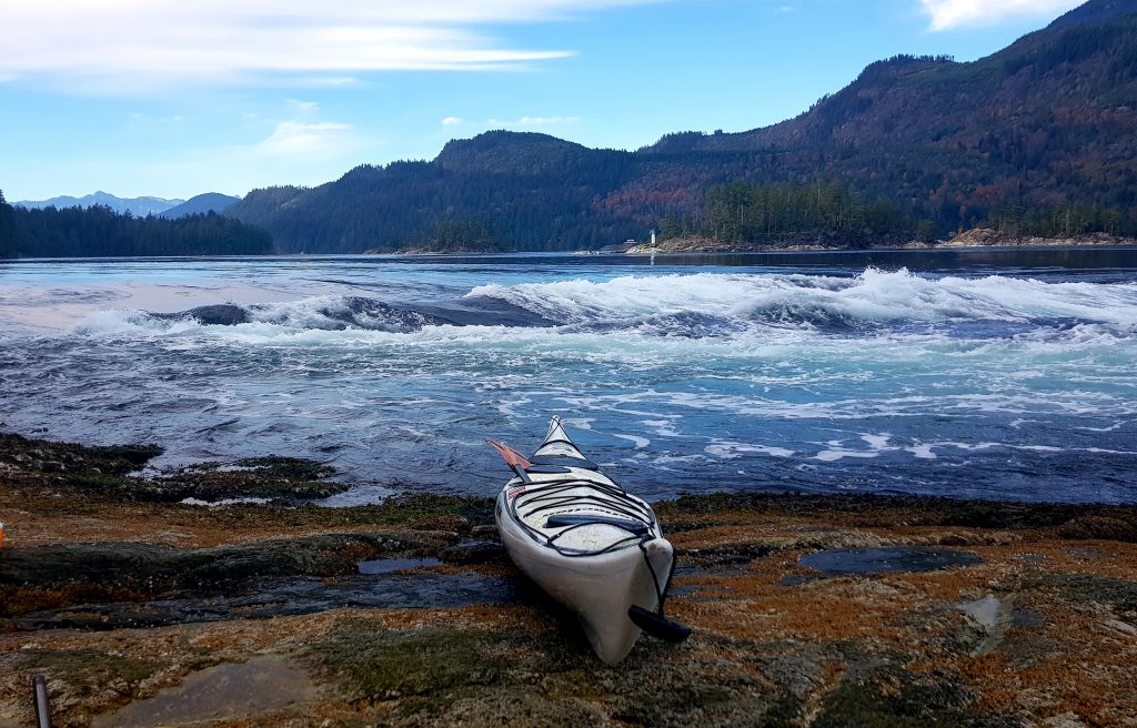 Skookumchuck, kurz Skook, zählt zu den größten Salzwasser-Stromschnellen der Welt. 